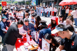 【新闻稿】世界微笑日，佳能开启&ldquo;大笑、大健康&rdquo;主题系列活动，2026佳能影像马拉松欢乐开跑825